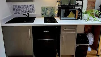 Fridge, microwave, stovetop, toaster