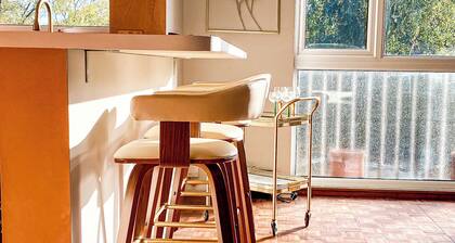 St Albans Gem: Stylish Flat, Balcony, Easy Commute