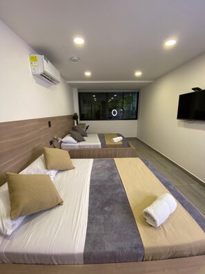 10 Schlafzimmer, Bügeleisen/Bügelbrett, WLAN, Bettwäsche