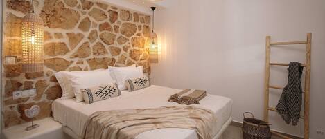 4 bedrooms, in-room safe, iron/ironing board, free WiFi