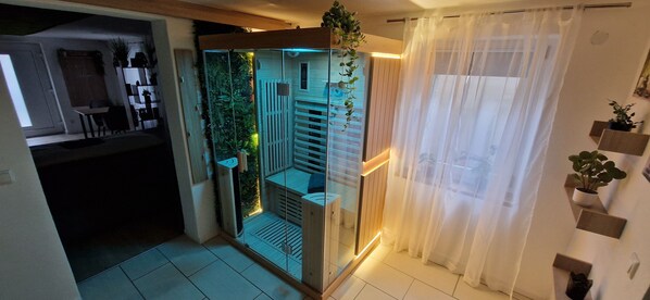 Sauna - Apartment with private SAUNA, SMART-TV, WLAN, 1 DELUXE double bed (Roding)