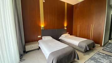 In-room safe, soundproofing, free WiFi