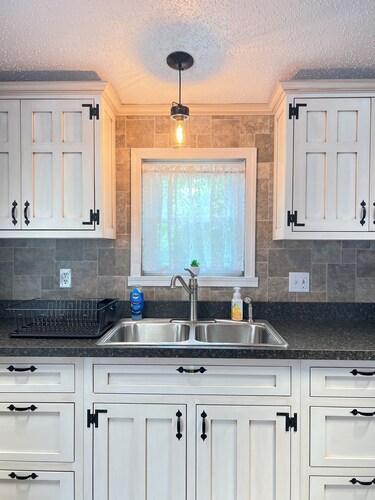 Family Friendly Guesthouse along 522 in a quiet setting  of Mount Union PA 