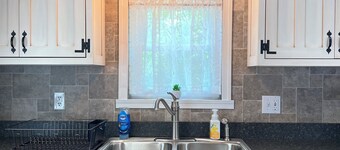 Family Friendly Guesthouse along 522 in a quiet setting  of Mount Union PA 