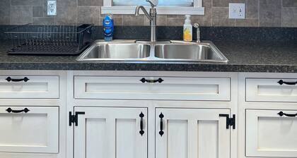 Family Friendly Guesthouse along 522 in a quiet setting of Mount Union PA