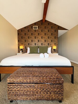 4 Schlafzimmer, Schreibtisch, Bügeleisen/Bügelbrett, Reisekinderbett
