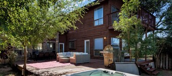 Family-Friendly Lakeway Home | Walk to City Park