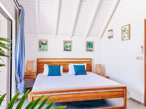 3 bedrooms, desk, iron/ironing board, travel cot