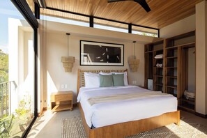 3 bedrooms, desk, WiFi