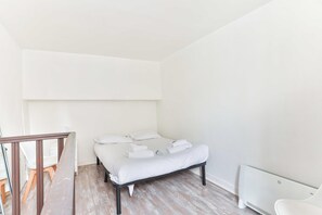 Apartment | 1 bedroom, laptop workspace, iron/ironing board, bed sheets - Le Marais - Rue de Bretagne (Paris)