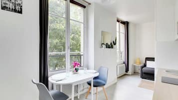 Apartment | Dining