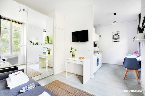 Apartment | Living area