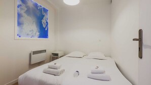 Apartment | 1 bedroom, iron/ironing board, bed sheets - Charming Apartment Marais (Paris)