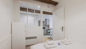 Apartment | 1 bedroom, iron/ironing board, bed sheets - Charming Apartment Marais (Paris)