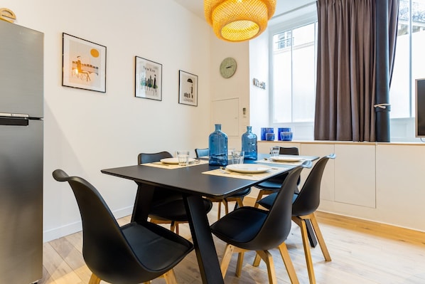 Apartment | Dining