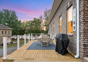 Outdoor dining - Hook, Wine, Sinker Unit B (Winchester)