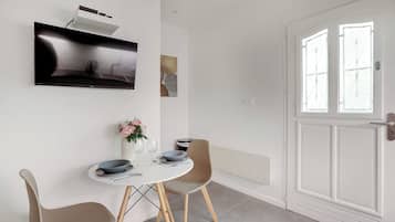 Apartment | Dining