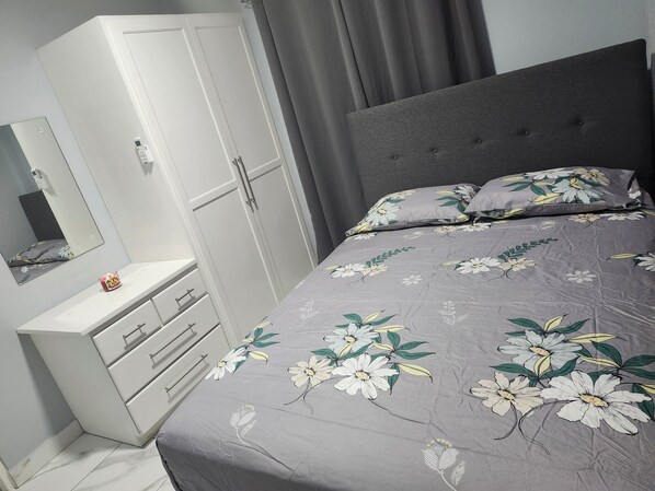 1 bedroom, iron/ironing board, WiFi, bed sheets