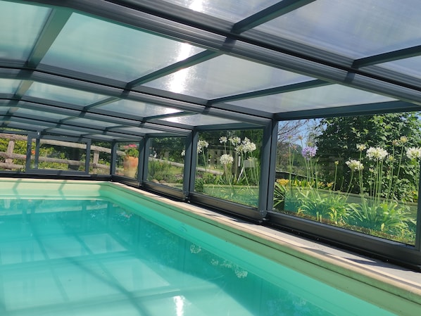 Piscine couverte, piscine extérieure