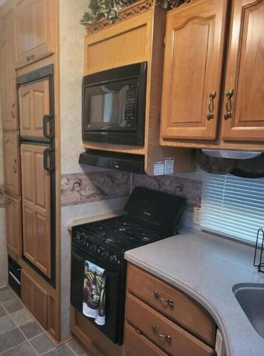 Spacious Clean RV Camper