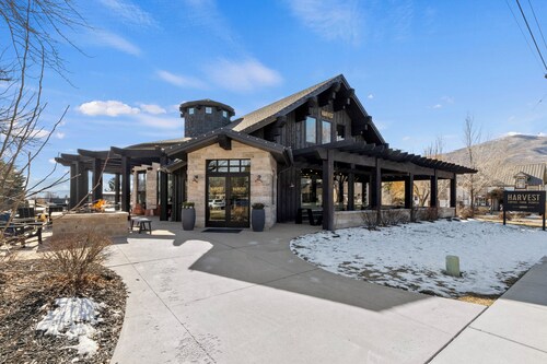 The Nest Room | Midway Main Shops | Park City Ski