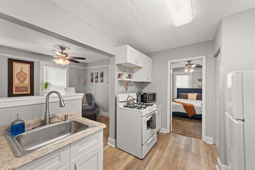 Gordon Square Gem | Cozy 2BR Near Dining & Shops