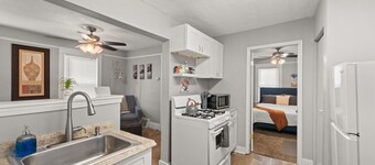 Gordon Square Gem | Cozy 2BR Near Dining & Shops