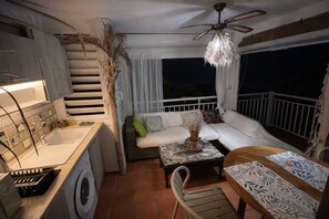 트래디셔널 아파트 | 테라스/파티오