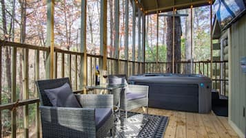 Tina de hidromasaje al aire libre