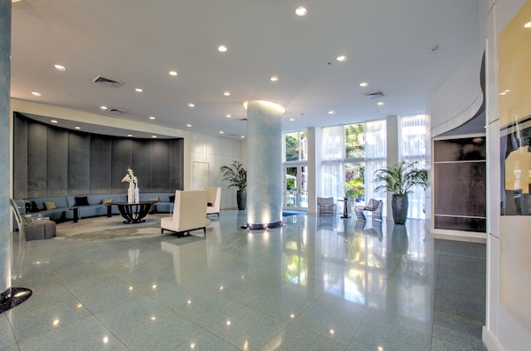 Lobby - Modern 2-2 in the middle of everything in Luxury Aventura! Gym-Pool-Front Desk (Aventura)
