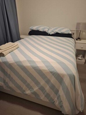 2 bedrooms, iron/ironing board, WiFi, bed sheets