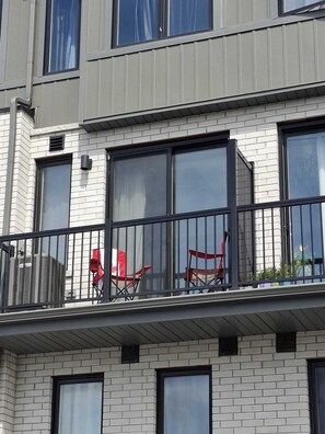 Exterior detail - Cobourg Place (Cobourg)