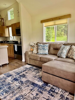 Living area - Atlas Retreat: Hot Tub, Sauna, Cold Plunge (Sagle)