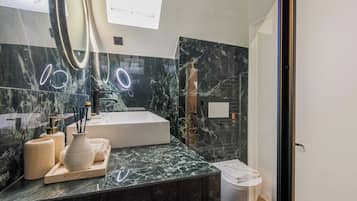 Apartment | Bathroom