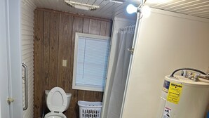 タオル、トイレットペーパー
