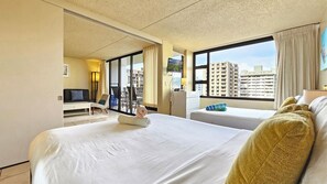 1 bedroom, desk, iron/ironing board, free WiFi - WB 1011 T2 A Charming 1-bedroom apartment with AC, WiFi in awesome Honolulu (Honolulu)