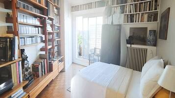 2 slaapkamers, een strijkplank/strijkijzer, wifi, beddengoed