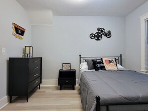 3 bedrooms, desk, iron/ironing board, free WiFi