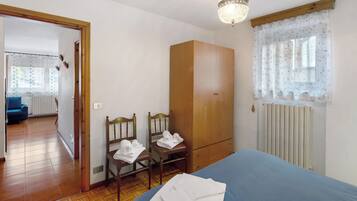 2 Schlafzimmer, Bügeleisen/Bügelbrett, Bettwäsche, Rollstuhlgeeignet