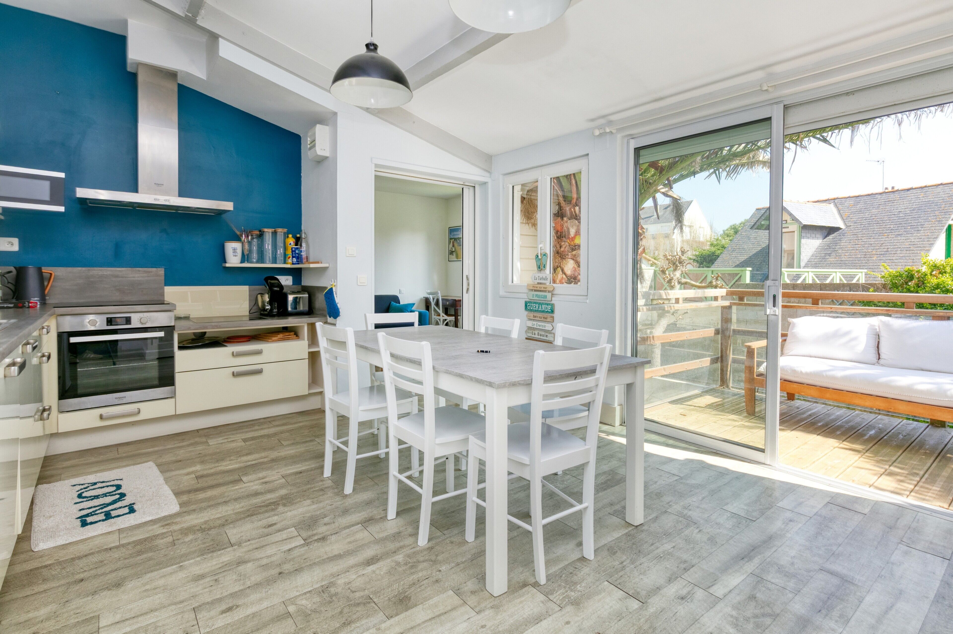 Kylskåp, mikrovågsugn, ugn och spishäll