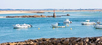 Holiday Home 'La Maison De Port Lin' with Private Terrace, Private Garden and Wi-Fi