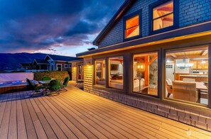 Outdoor dining - Cozy Wapato Point Escape + Hot Tub!  Lake views, beach and resort access (Manson)
