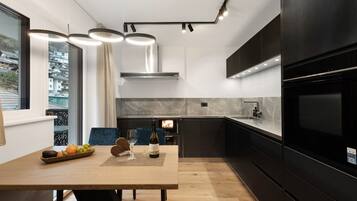 Fridge, microwave, oven, stovetop