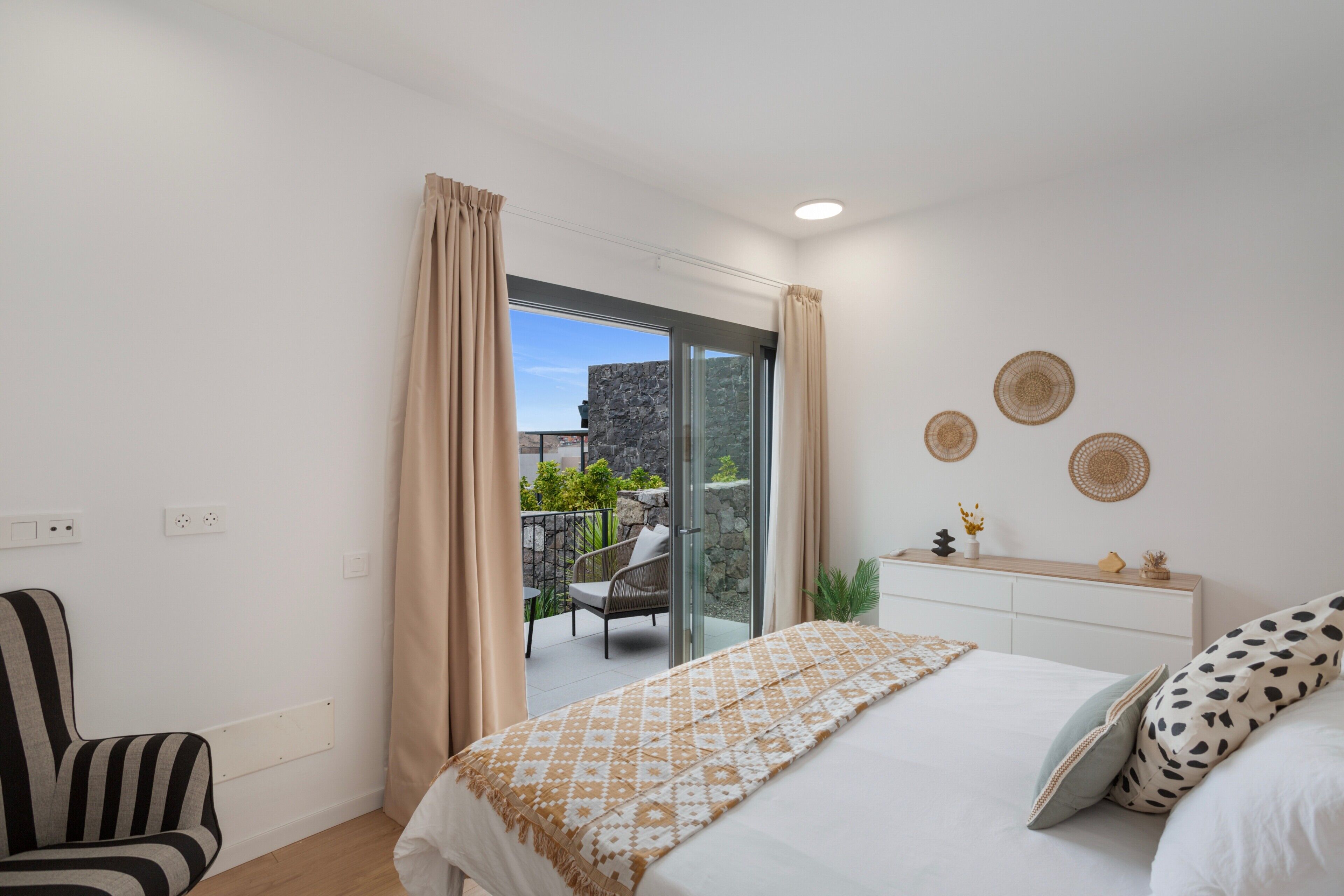 3 bedrooms, iron/ironing board, free WiFi, bed sheets
