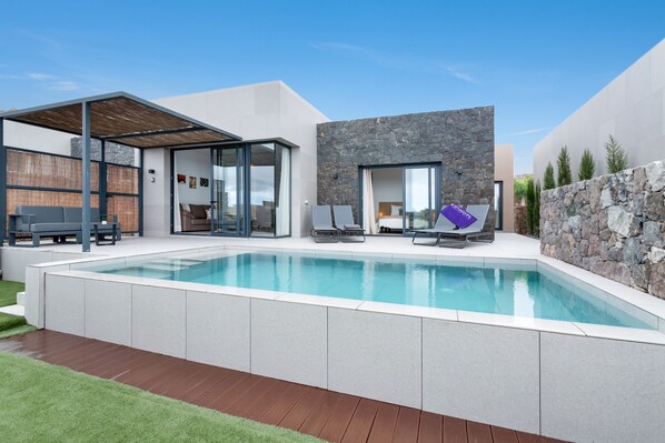 Pool - Holiday Villa 'Yucas 14' with Sea View, Wi-Fi and Air Conditioning (San Bartolomé de Tirajana)