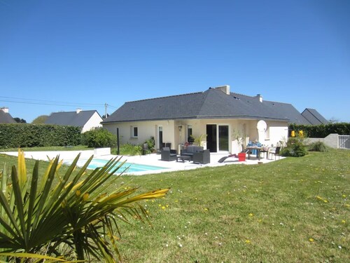 Villa 'Bord De Mer Piscine' with Private Pool, Private Terrace and Wi-Fi