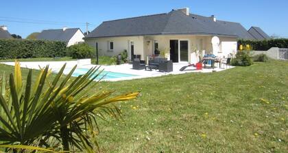 Villa 'Bord De Mer Piscine' with Private Pool, Private Terrace and Wi-Fi