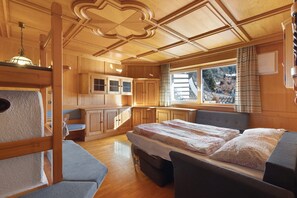 2 bedrooms, free WiFi, bed sheets