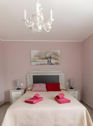 4 室のベッドルーム、アイロン / アイロン台、WiFi (無料)