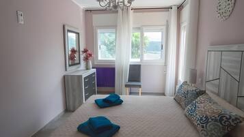 4 habitaciones, tabla de planchar con plancha y wifi gratis